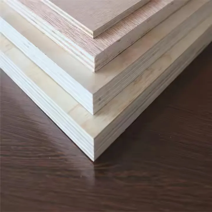 3mm-18mm Thickness Pine Commercial Plywood 3mm-18mm Thickness Pine Commercial Plywood